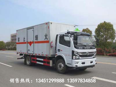 東風(fēng)多利卡易燃液體廂式運輸車(chē)（國六）