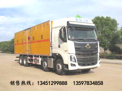 柳州東風(fēng)前四后八易燃液體廂式運輸車(chē)（國六）