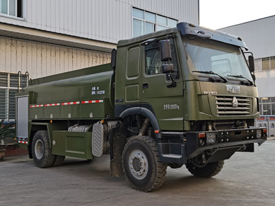 重汽越野四驅消防灑水車(chē)